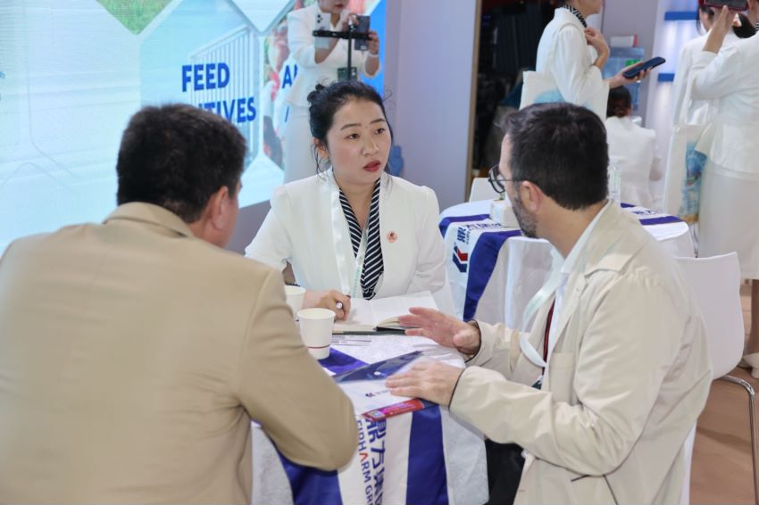 J9集团亮相上海CPHI