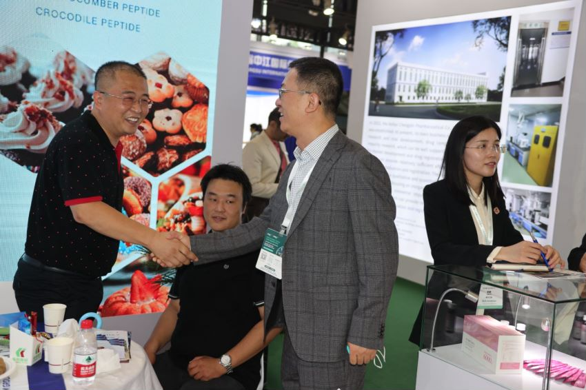 J9集团亮相上海CPHI